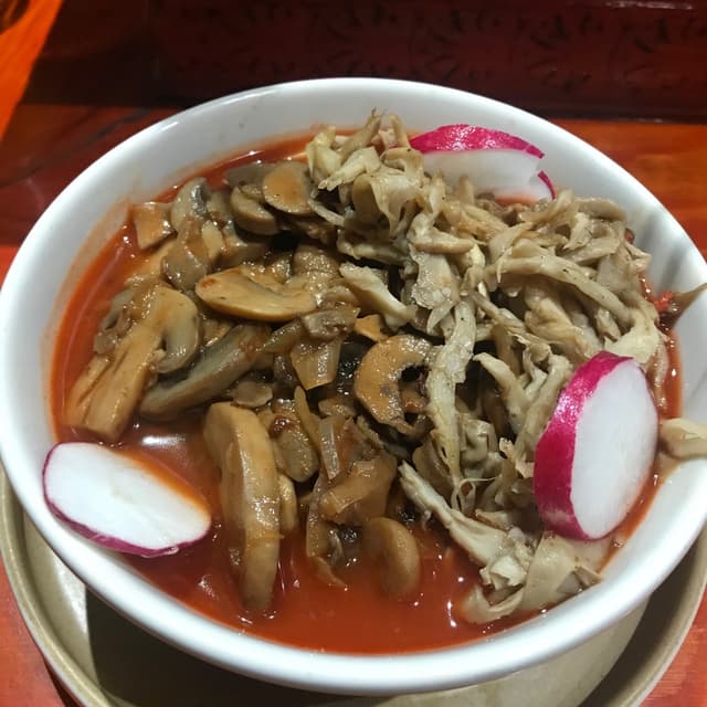 Photo of the dish “Pozole Grande Mixto (setas Y Champiñones)”
