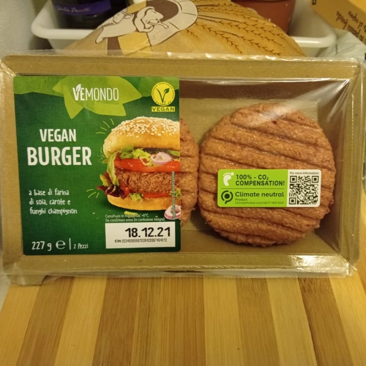 review photo of Vemondo Burger vegetali con carote e funghi champignon shared by @bumblebeee on 10 Dec 2021 - review