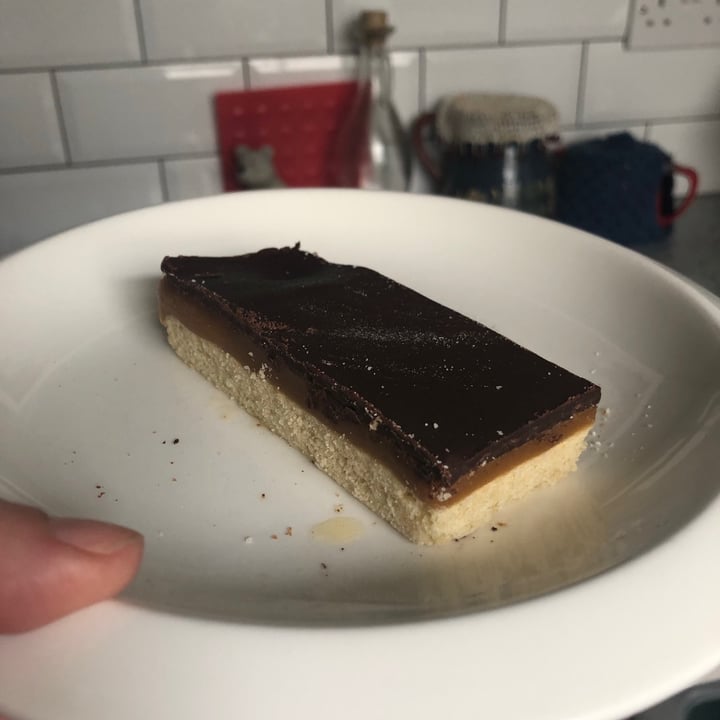photo of Vegan Antics Millionaire shortbread shared by @greenmin on  14 Aug 2020 - review