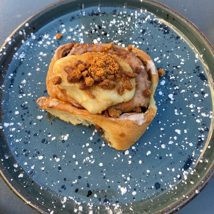 photo of Dragon Lab Cinnamon Roll de lotus shared by @veganwildce on  14 Dec 2021 - review
