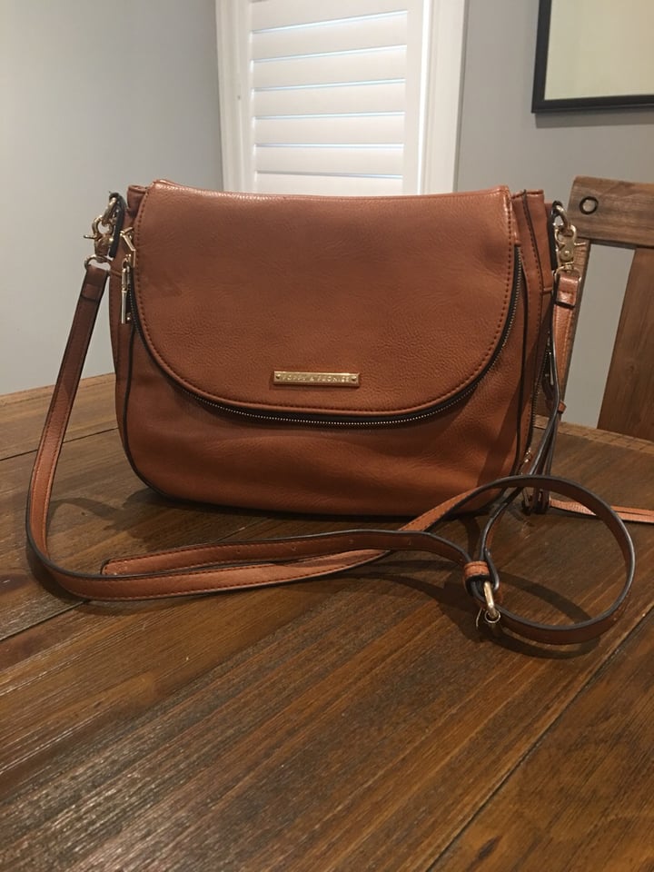 Poppy and Peonies The Downtown Crossbody -camel Review