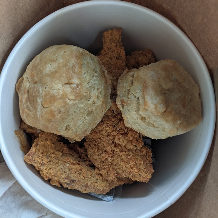 photo of Herbie Butcher's Fried Chicken Large Fried chicken bucket shared by @thevagrantvegan on  08 Aug 2021 - review