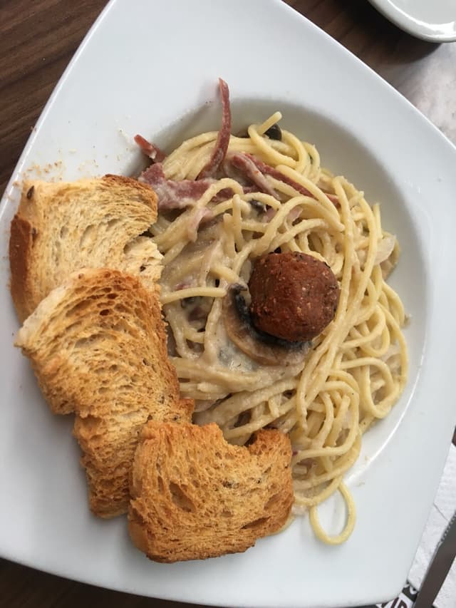「Pasta carbonara vegana」の料理の写真