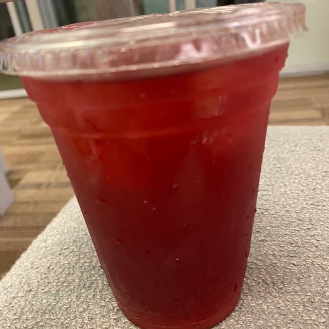 Photo du plat “Elderberry Hibiscus iced tea”