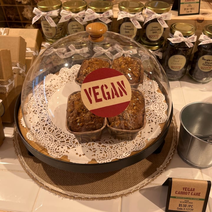 review photo of Scoop Wholefoods Vegan Carrot Cake shared by @flexivegan on 13 Sep 2022 - review