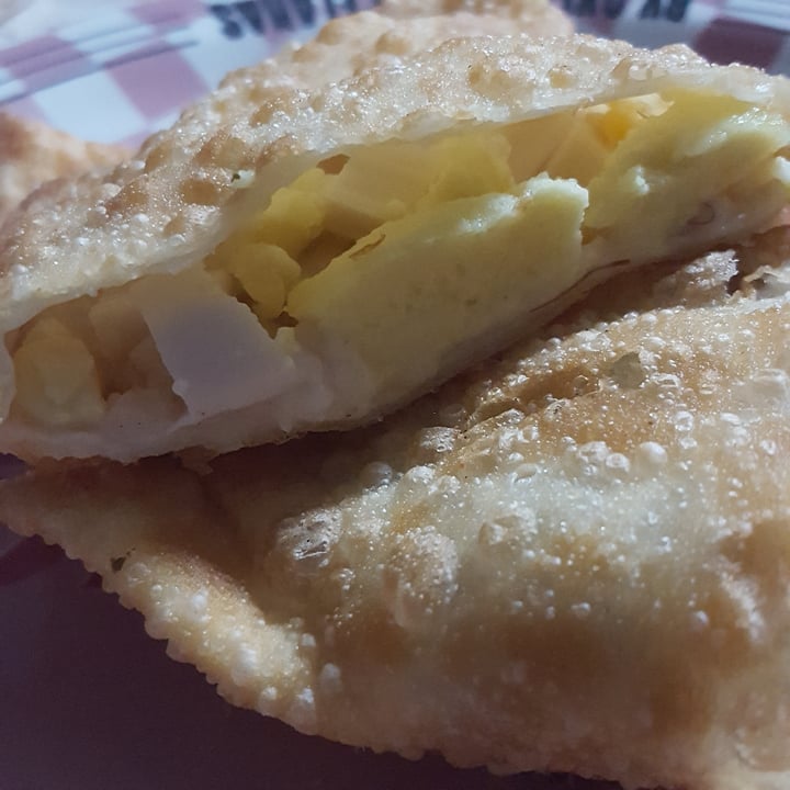 photo of Pastelaria Vegana do Romilto Pastel De Palmito Com Queijo Vegano shared by @caiocesarbim on  01 May 2022 - review