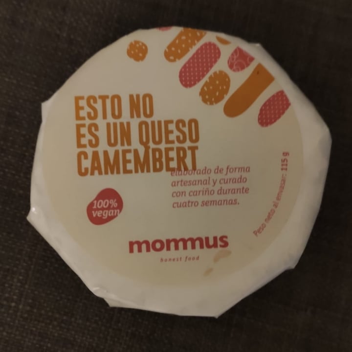 photo of Mommus Foods Esto no es un Queso Camembert shared by @sergiogg on  01 Apr 2021 - review