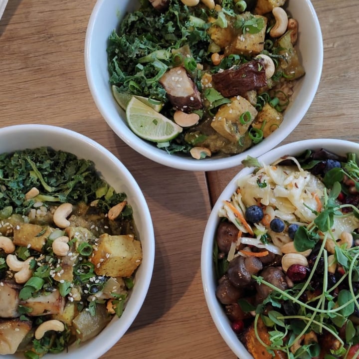 photo of Kupfert & Kim (Spadina) Bowl shared by @mehdi on  08 Apr 2022 - review