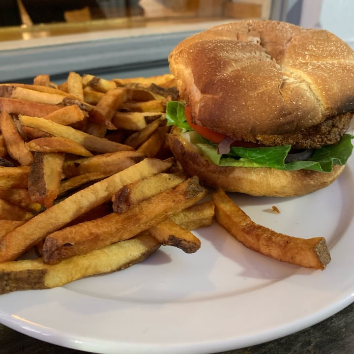 photo of The Owlery Restaurant Chicken Sandwich shared by @moozoogabba on  30 Sep 2022 - review