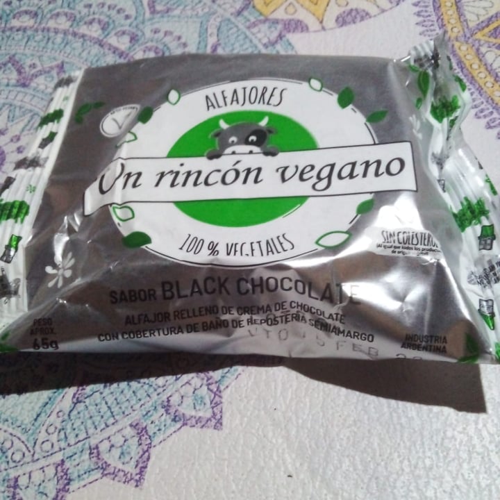 photo of Un Rincón Vegano Alfajor Black Chocolate shared by @patrisegura on  26 Nov 2021 - review