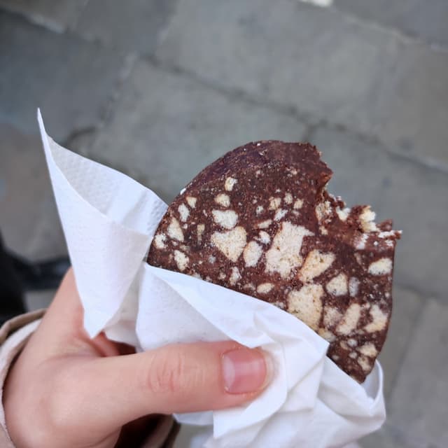 Foto del piatto “salame al cioccolato”