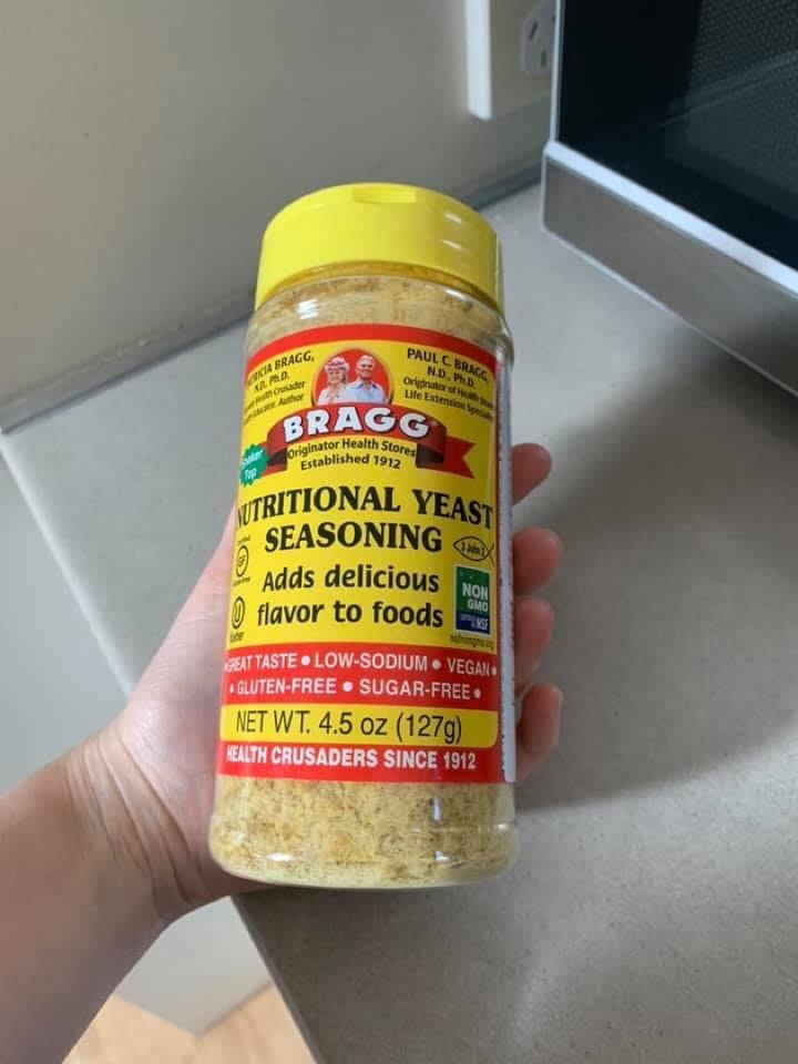 photo of Bragg Nutritional Yeast Seasoning shared by @stephkingdom on  13 Apr 2020 - review