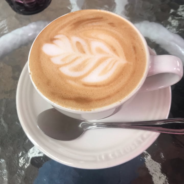 photo of Goddess Cafe Oat mylk cappuccino shared by @harmlessimpact on  09 Mar 2022 - review