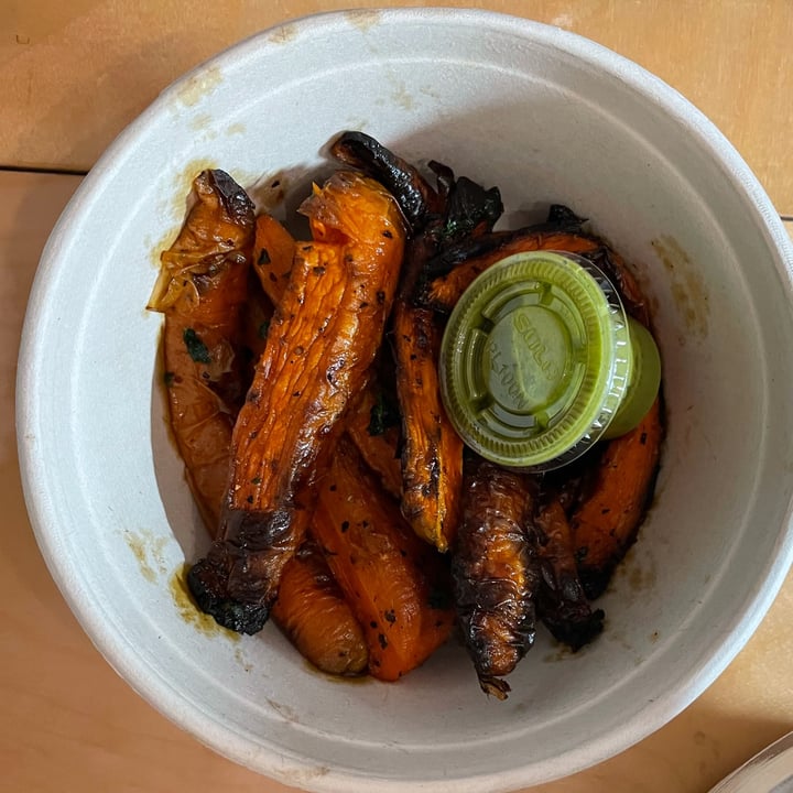 photo of Dig Inn Sheet Tray Carrots shared by @janetisvegan on  28 May 2022 - review