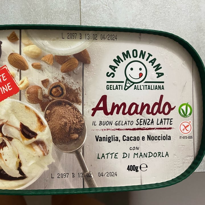 review photo of Sammontana Amando Sammontana gelato Vaniglia Cacao Nocciola shared by @ellielli on 28 May 2022 - review