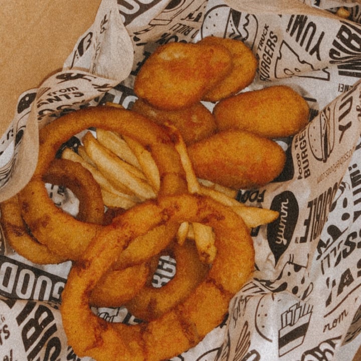 photo of The Goodburger Food Truck Onion Rings shared by @belleeats on  15 Dec 2020 - review
