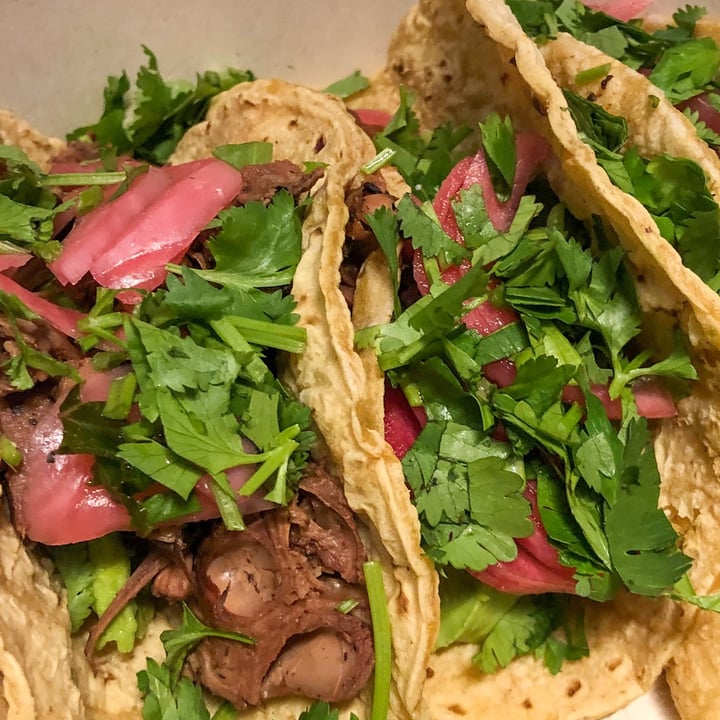 photo of LYFE Kitchen Barbacoa Jackfruit Tacos shared by @veganintheham on  14 Sep 2020 - review