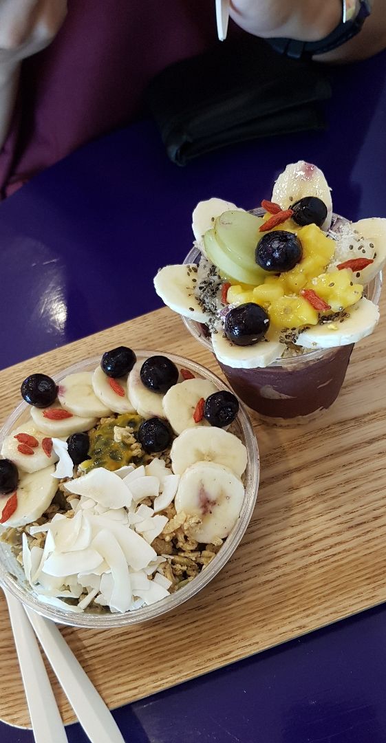 photo of Project Açaí Signature Acai bowl (no bee pollen, change to vegan granola) shared by @nuttybroccoli on  07 May 2019 - review