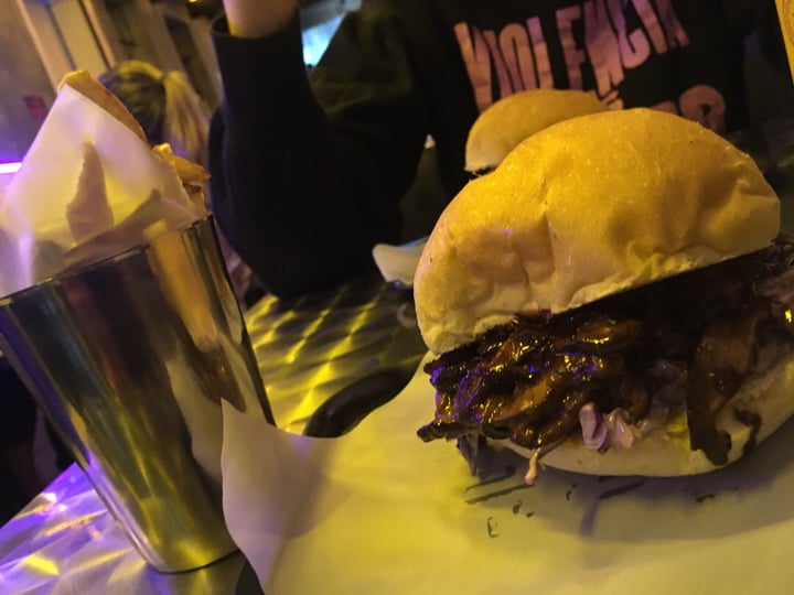 photo of Elektra Punk & Food Pulled Mushroom Sandwich shared by @nikotok on  06 Oct 2019 - review