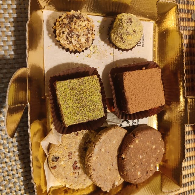 Photo of the dish “Tartufini e biscotti”