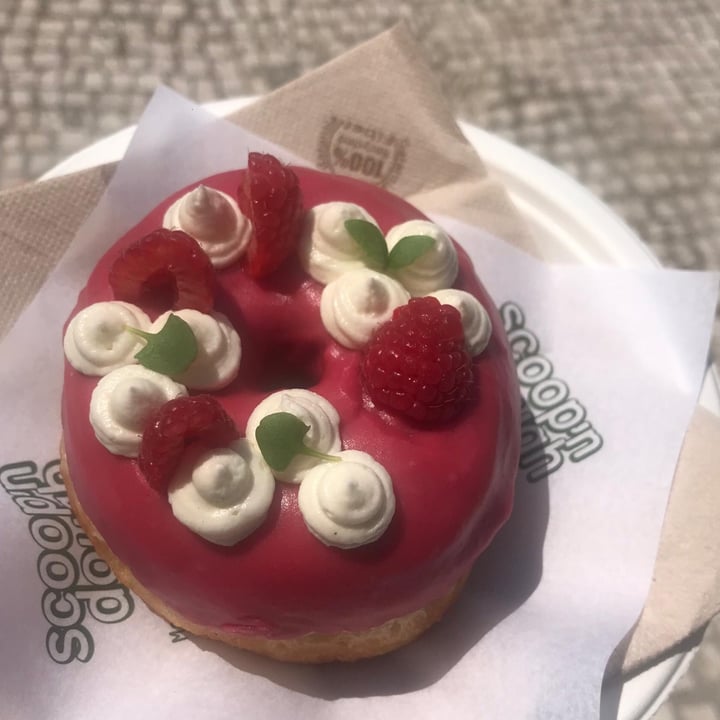 photo of Scoop 'n Dough Raspberry Donut shared by @trianglewalker on  17 Dec 2020 - review