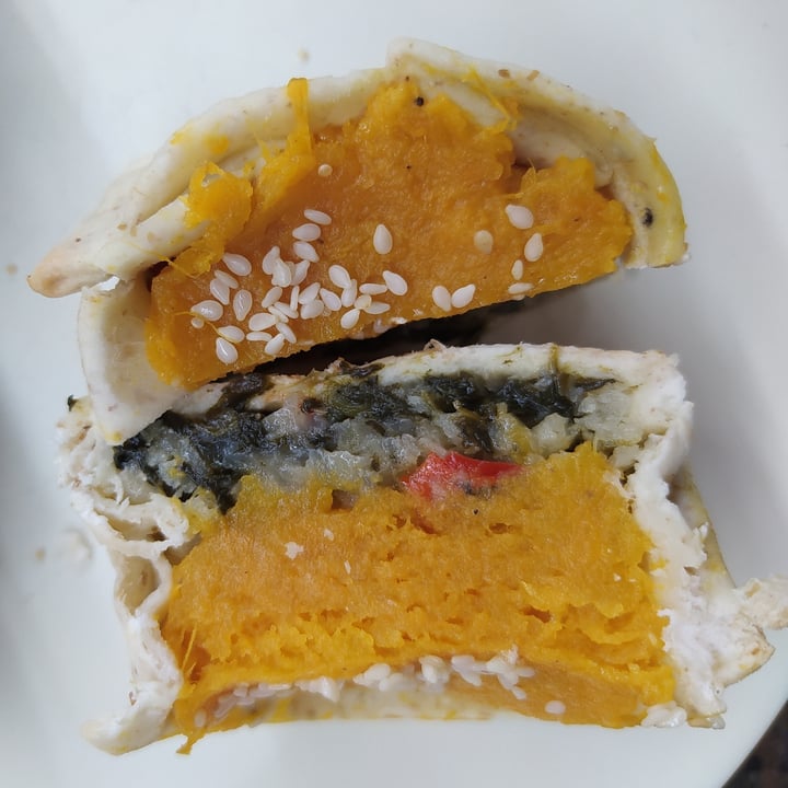 review photo of La veganatta Empanada Parmesano, Espinaca y Cabutier shared by @nurita on 13 Feb 2021 - review
