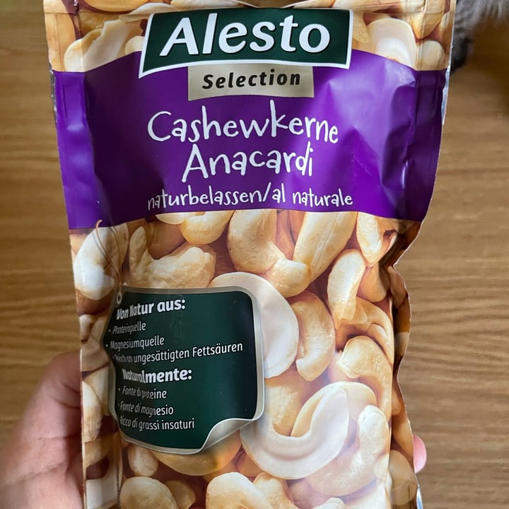 review photo of Alesto Anacardi shared by @juliaruggeri on 09 May 2022 - review