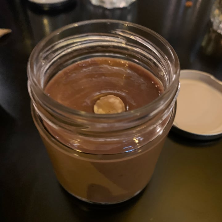 photo of Veganaki Hazelnut-chocolate praline shared by @lamaryvegana on  17 Apr 2022 - review