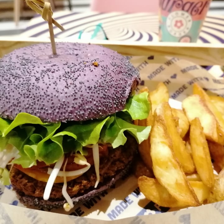 photo of Flower Burger Flower Burger shared by @ttangos on  11 Dec 2021 - review