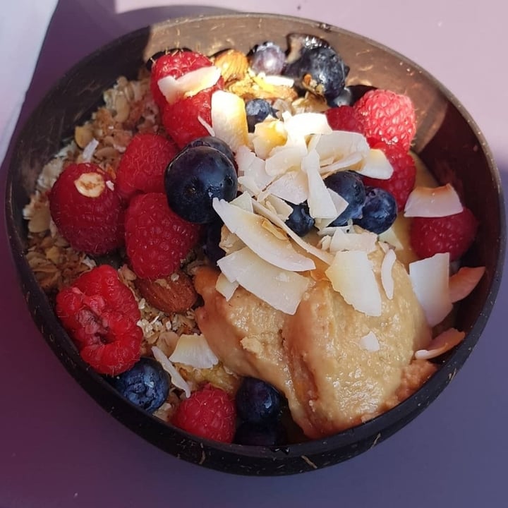 photo of Mahalo Smoothie Bowl shared by @enkelvegan on  07 Feb 2021 - review