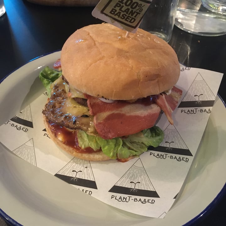 photo of Unity Diner Moving Mountains Burger shared by @stick on  30 Aug 2020 - review
