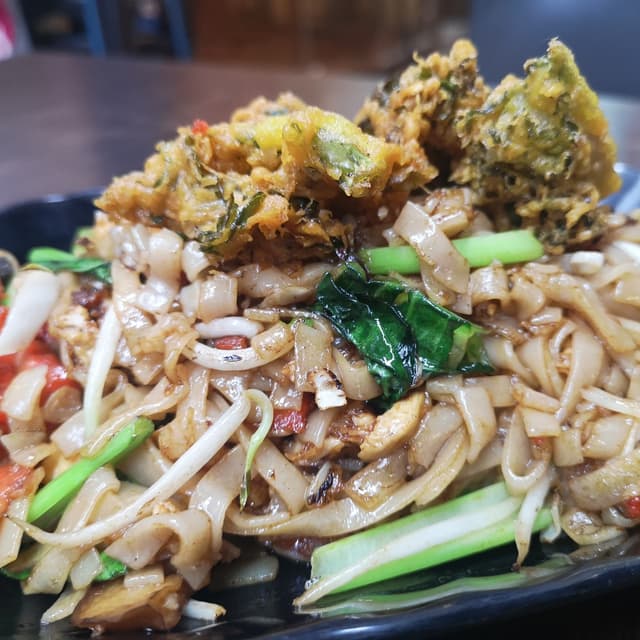菜肴“Fried kway teow”的照片