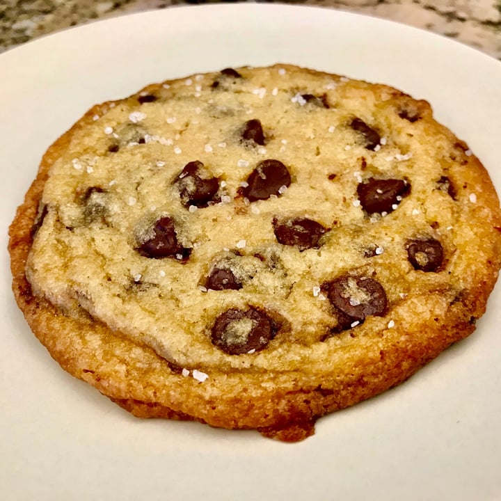 photo of DC Vegetarian Chocolate Chip Sea Salt Cookie shared by @pdxveg on  28 Apr 2021 - review