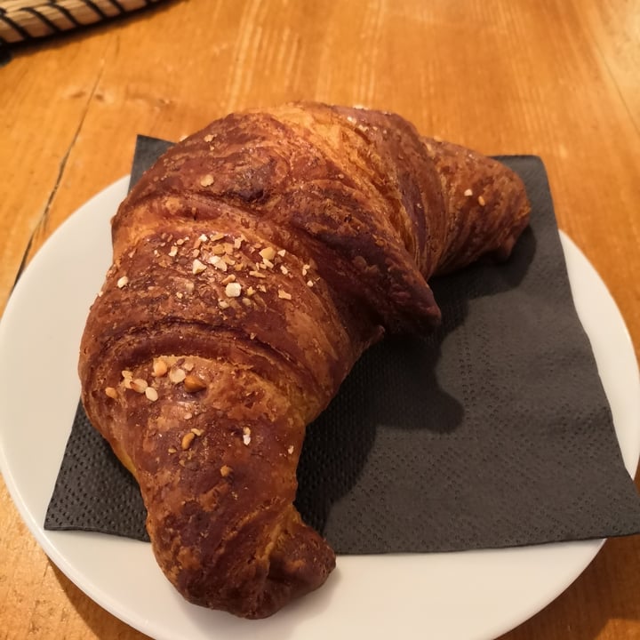 photo of Caffè delle Guide Brioche curcuma e pompelmo rosa shared by @alessandrapri on  26 Mar 2022 - review
