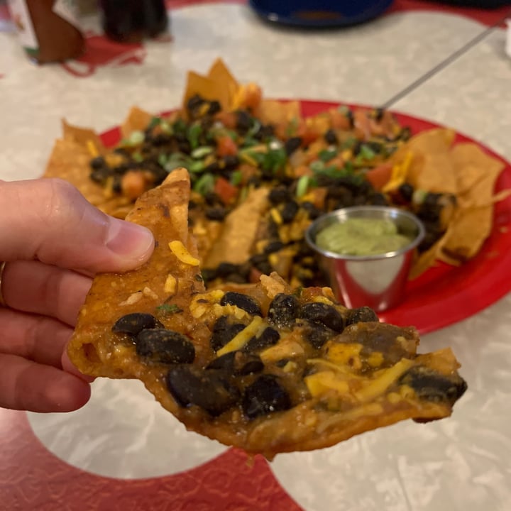 photo of The Friendly Toast Vegan nachos shared by @aestheticallyadventurous on  04 Apr 2019 - review