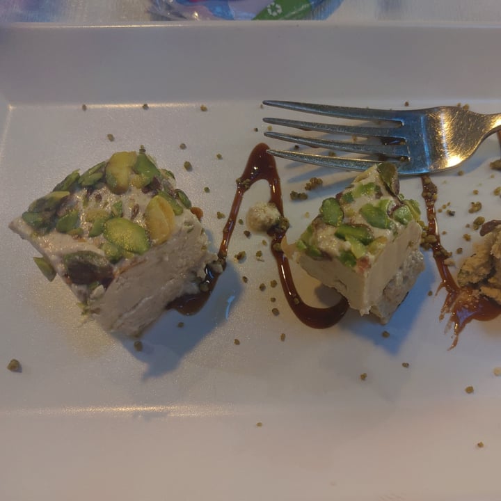 review photo of Mille e una Notte Trieste Dolce Ai Semi Di Sesamo E Pistacchio shared by @arkjuliet on 08 Sep 2022 - review