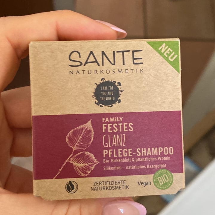 photo of Sante Naturkosmetik family festes glanz pflege-shampoo shared by @alicesignorini on  14 Apr 2022 - review