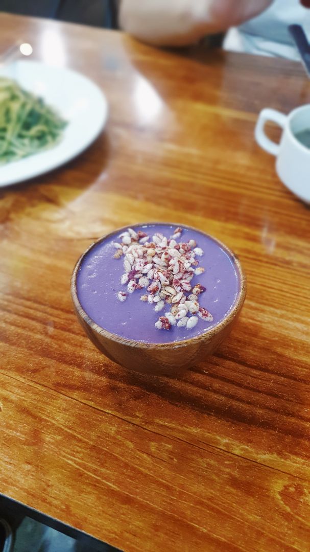photo of nomVnom Bistro Purple Smoothie shared by @simhazel on  20 Mar 2020 - review