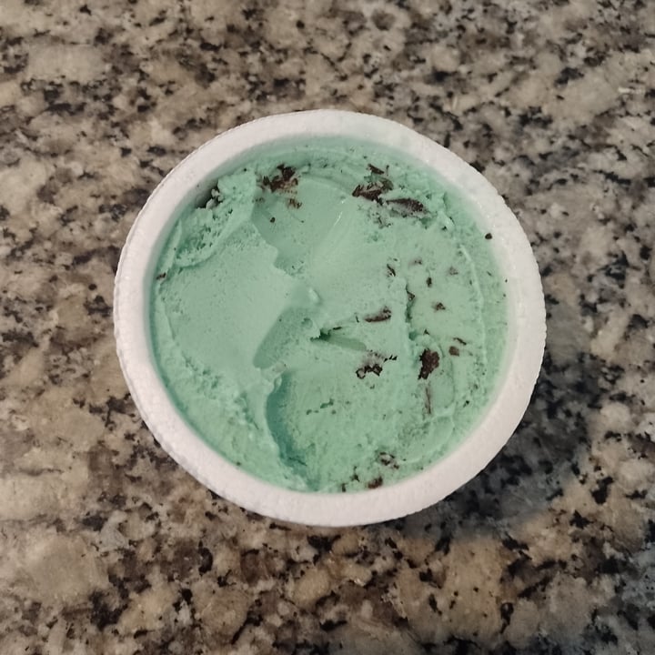 review photo of Amazonia Helados Helado de menta granizada shared by @unjorge on 23 Mar 2022 - review