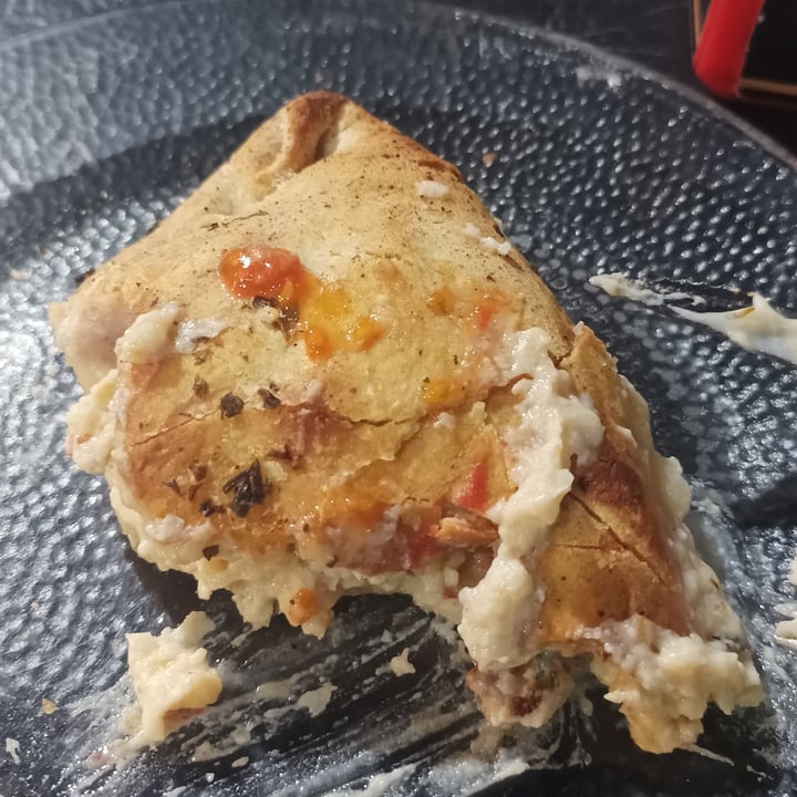 photo of Pizzeria El Golpe Calzone Napolitano shared by @euge1712 on  18 Sep 2022 - review