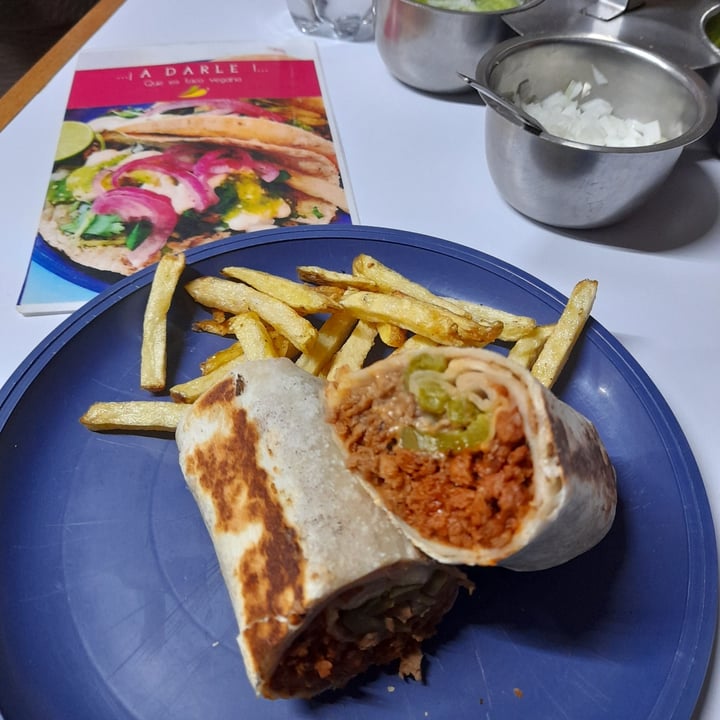 photo of A darle, que es taco vegano Burrito campechano shared by @omar0505 on  06 Nov 2021 - review