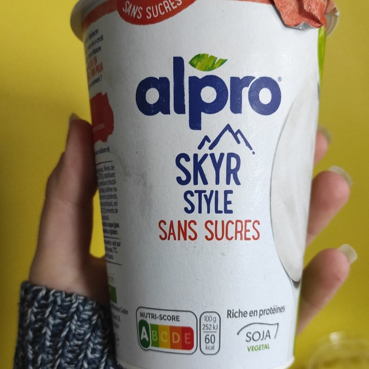 photo of Alpro Skyr style nature sans sucres shared by @fundacionelhogar on  15 Jul 2021 - review