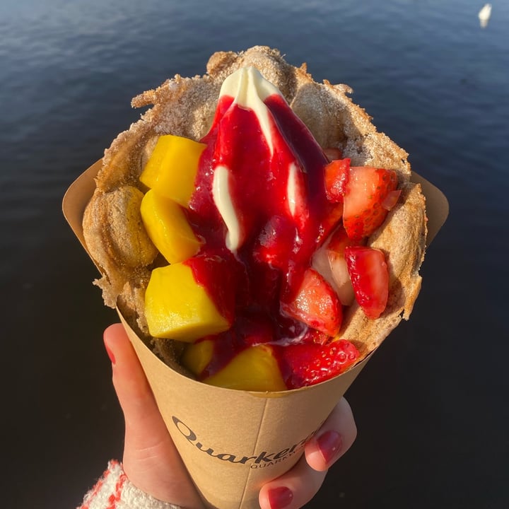review photo of Quarkerei Europa Passage vegan waffle and quark shared by @julianavoss on 27 Oct 2022 - review
