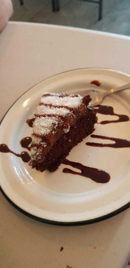 review photo of Distrito Vegano Pastel de chocolate shared by @paodm on 31 May 2019 - review