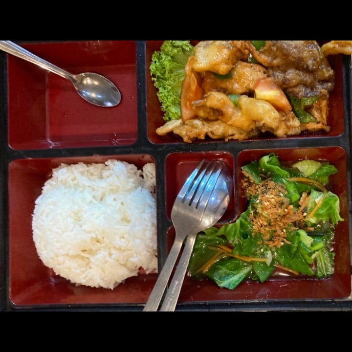 photo of Leaf Corner (Vegetarian) Fried mushroom bento shared by @gowenwen on  22 Dec 2020 - review