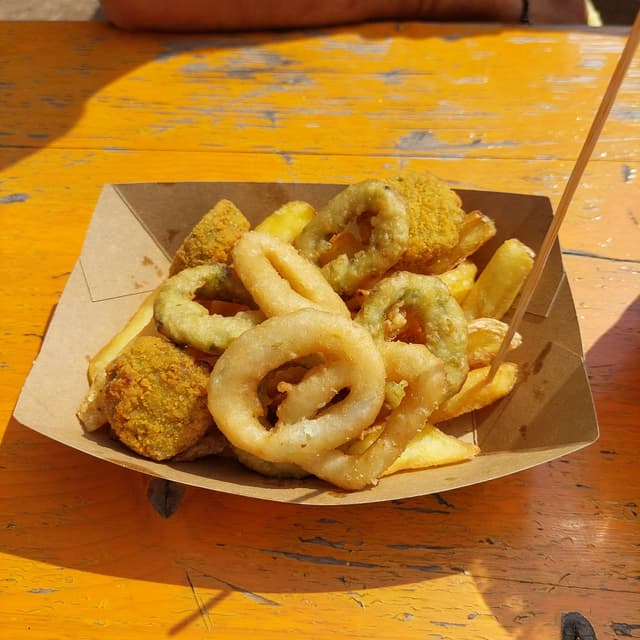 Foto del plato “Anelli Di Cipolla E Falafel”