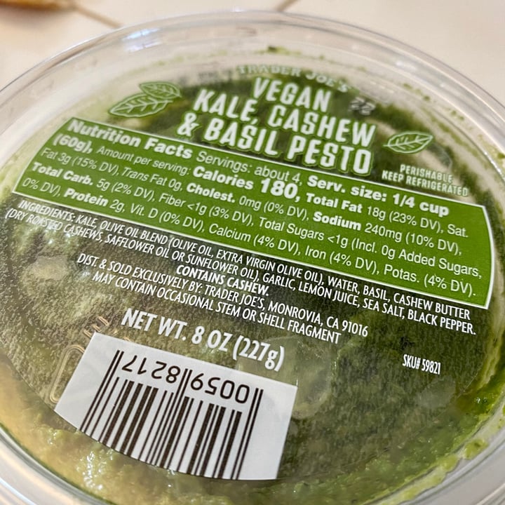 photo of Trader Joe's Vegan Kale, Cashew & Basil Pesto shared by @curvycarbivore on  21 May 2021 - review