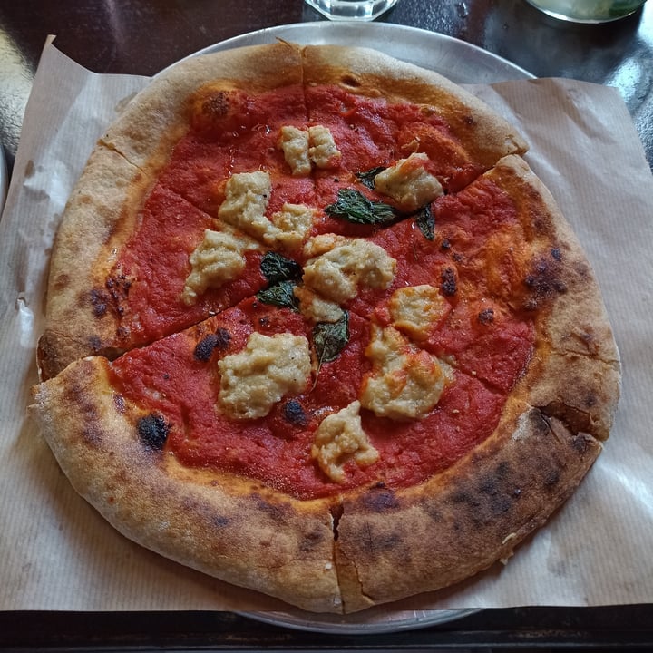 photo of The pizza OTL Margherita Vegan shared by @aldyflorent on  17 May 2022 - review