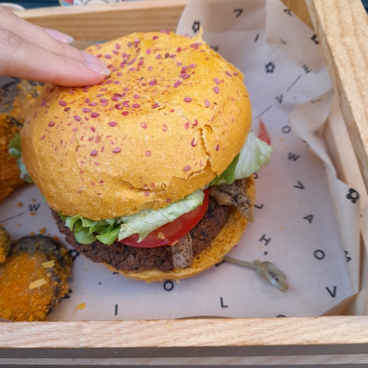 photo of Flower Burger Hercules Burger shared by @julyhanax on  13 Dec 2022 - review