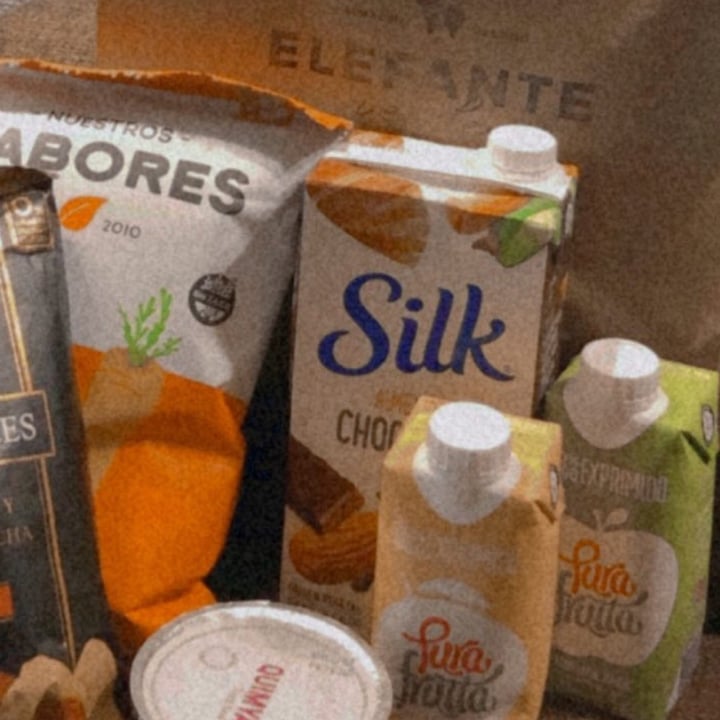 review photo of Silk Bebida de Almendra sabor Chocolate shared by @antonellacampano on 05 Feb 2021 - review